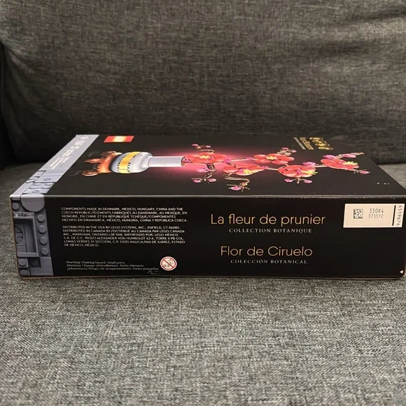 LEGO Plum Blossom Botanical Collection - Picture 10 of 13